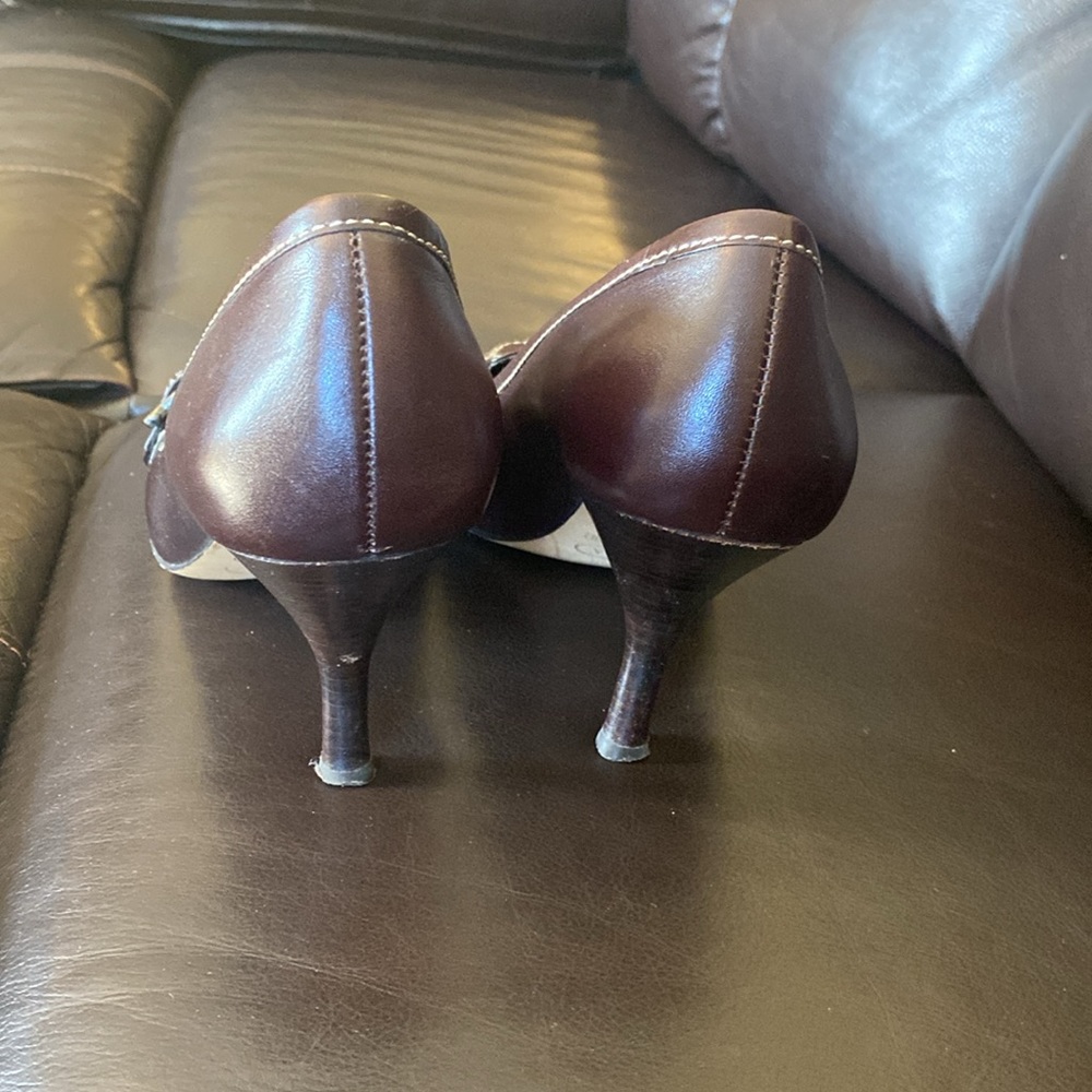 Shoes - Picture 3 of 8